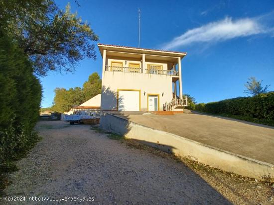 Magnífico Chalet Independiente en la Urbanización el Robledal - MADRID