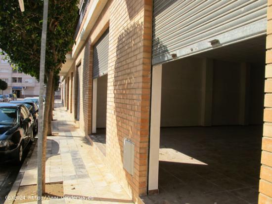 Local comercial en Roquetes zona Ferreries, - TARRAGONA