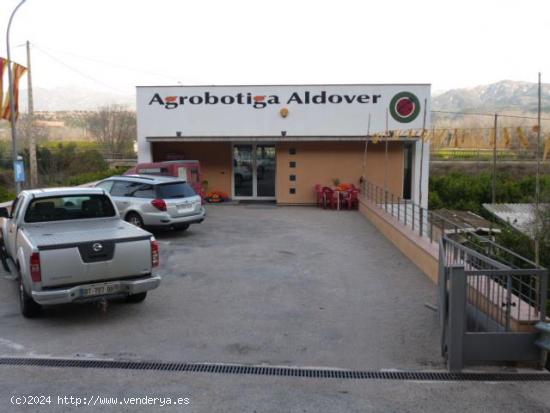 Casa rural a pie de la C-12,  linda con la Via Verde del Baix-Ebre - TARRAGONA