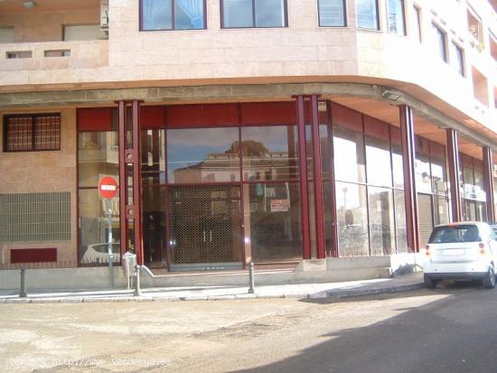 LOCAL COMERCIAL AL CENTRO DE TORTOSA DE 265m2 - TARRAGONA