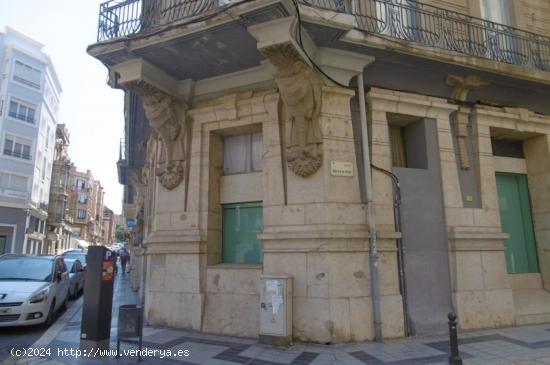  Local Comercial Céntrico ocupado anteriormente por oficinas bancarias - TARRAGONA 