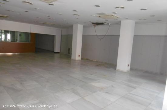 Local comercial en Tortosa zona Centre, 300 m. de superficie. - TARRAGONA