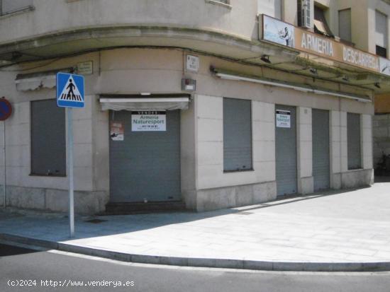 Local comercial en el casco antiguo, fachada a 3 calles - TARRAGONA