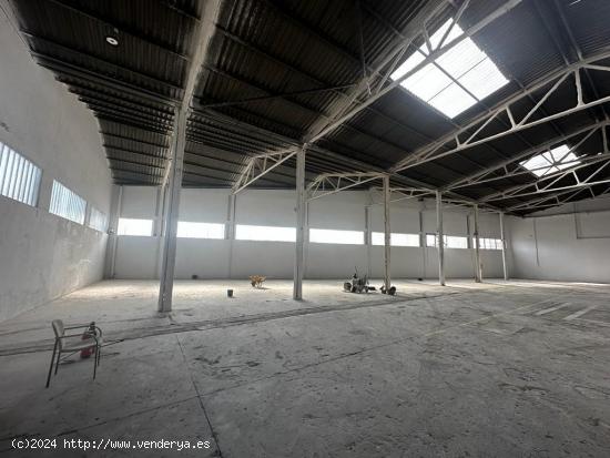 NAVE INDUSTRIAL DE 1000 M2 EN BARBERA DEL VALLES - BARCELONA