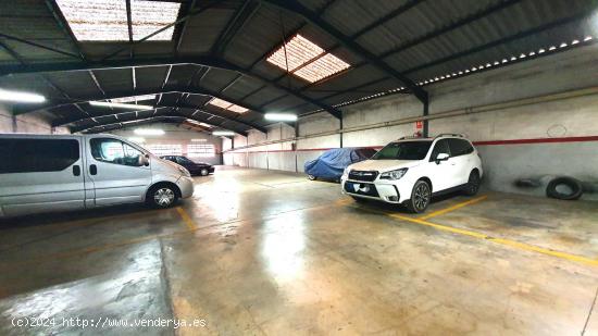 PLAZA DE PARKING EN LA CREU DE BARBERÀ - BARCELONA