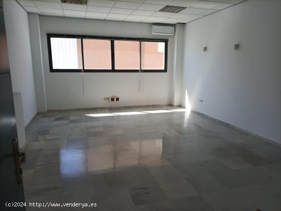  Venta de Local en Mairena del Aljarafe (Sevilla) - SEVILLA 