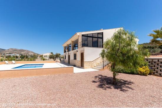 ESPECTACULAR CHALET EN LA ROMANA (ALICANTE) - ALICANTE