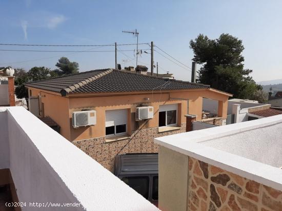 BONITA CASA CON PISCINA EN EL PRIORATO DE LA BISBAL - TARRAGONA