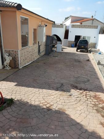 BONITA CASA CON PISCINA EN EL PRIORATO DE LA BISBAL - TARRAGONA