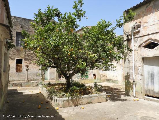  Casa señorial haciendo esquina en Felanitx - BALEARES 