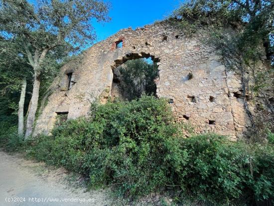 Masia en ruinas en Santa Susanna - BARCELONA