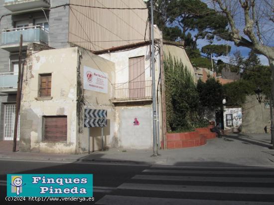  Solar para edificar en Canet de Mar para 4 viviendas enfrente de la estación y la playa - BARCELONA 