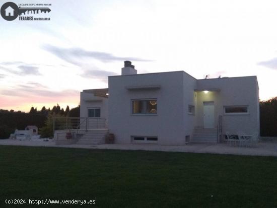 INMOBILIARIA TEJARES OFRECE EN VENTA MAGNIFICO CHALET. REF : i020 - ALBACETE