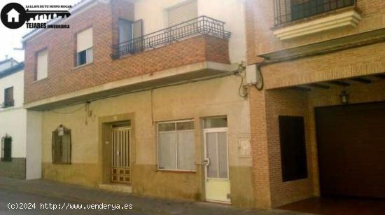  INMOBILIARIA TEJARES VENDE CASA DE DOS PLANTAS EN VILLARROBLEDO - ALBACETE 