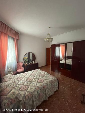 Excelente piso céntrico en Cabra - CORDOBA