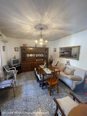 Casa semi céntrica en Cabra - CORDOBA