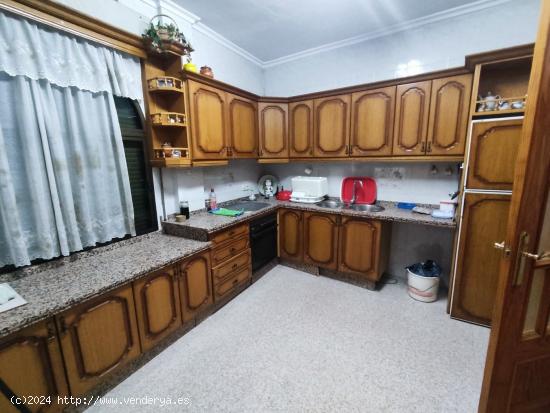 Gran casa semi céntrica en Cabra - CORDOBA