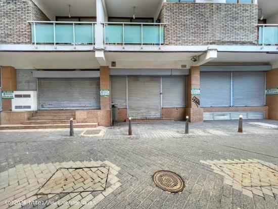 VENTA LOCAL COMERCIAL JUNTO A PLAYA CANTERAS Y PARQUE SANTA CATALINA. - LAS PALMAS