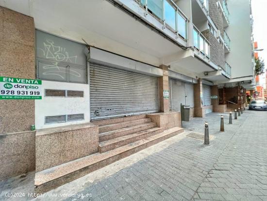 VENTA LOCAL COMERCIAL/OFICINAS JUNTO A PLAYA CANTERAS Y PARQUE SANTA CATALINA. - LAS PALMAS