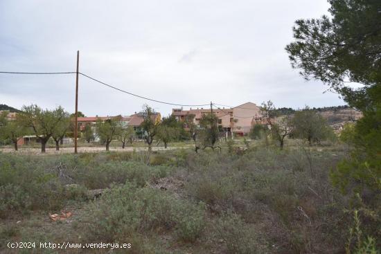 Solar en Valderrobres - TERUEL