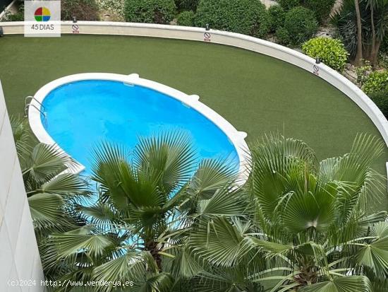  Piso  con Piscina comunitaria zonas verdes, con Parking mas trastero incluidos - BARCELONA 