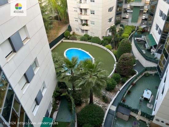 Piso  con Piscina comunitaria zonas verdes, con Parking mas trastero incluidos - BARCELONA