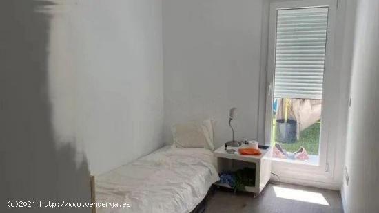 El piso en Malilla con piscina de 2 habitaciónes para corta estancia - VALENCIA