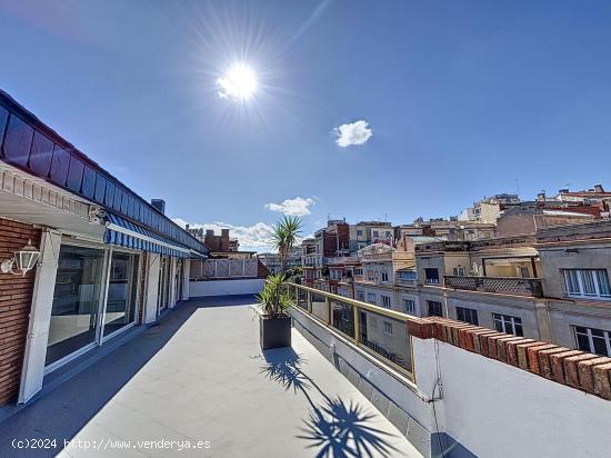 Ático junto a Turó Parc con amplia terraza, vistas impresionantes y acabados de alta calidad - BAR