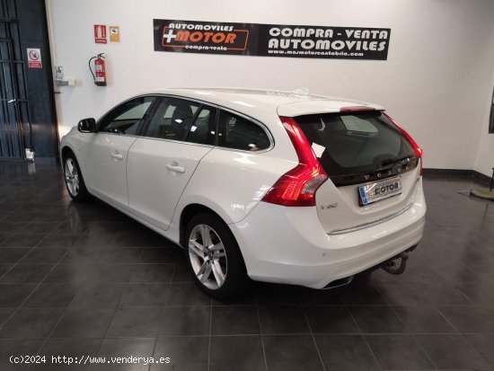 Volvo V60  2.4 D5 Twin AWD Momentum Auto - Torrelavega