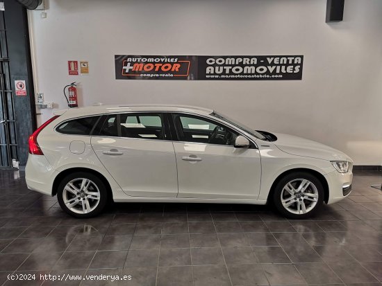 Volvo V60  2.4 D5 Twin AWD Momentum Auto - Torrelavega