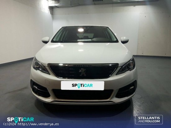 Peugeot 308  5p  PureTech 130 S&S 6 Vel. MAN Style - Sant Feliu de Llobregat