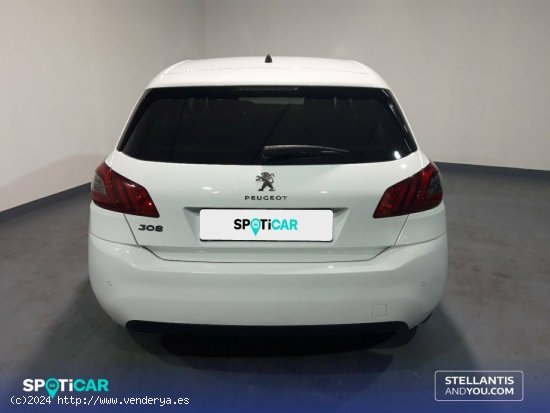 Peugeot 308  5p  PureTech 130 S&S 6 Vel. MAN Style - Sant Feliu de Llobregat