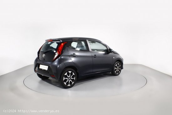 Toyota Aygo 1.0 VVT-I X-PLAY 5P - 