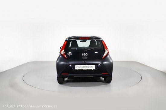 Toyota Aygo 1.0 VVT-I X-PLAY 5P - 