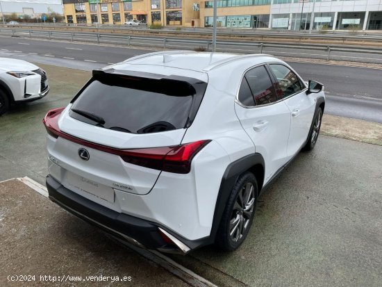 Lexus UX  2.0 250h F- Sport - 