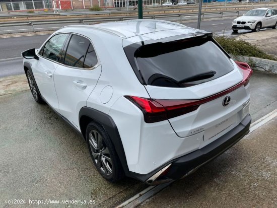 Lexus UX  2.0 250h F- Sport - 