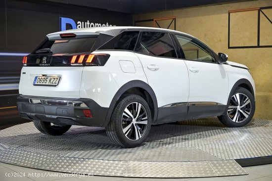 Peugeot 3008   1.2 PURETECH 96KW 130CV ALLURE SS - 