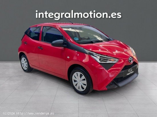 Toyota Aygo 1.0 70 x-play - 