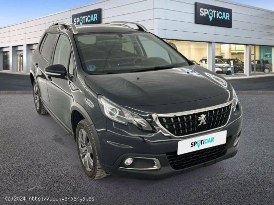 Peugeot 2008   BlueHDi 100 S&S 5 Vel. MAN Signature - 