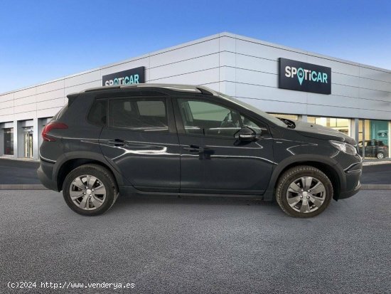 Peugeot 2008   BlueHDi 100 S&S 5 Vel. MAN Signature - 