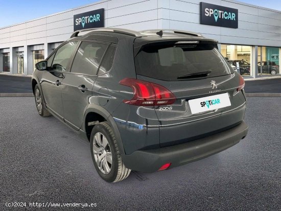 Peugeot 2008   BlueHDi 100 S&S 5 Vel. MAN Signature - 