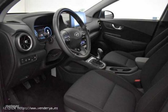 Hyundai Kona 1.0 TGDI Maxx 4x2 de 2023 con 8.915 Km por 21.995 EUR. en Sevilla