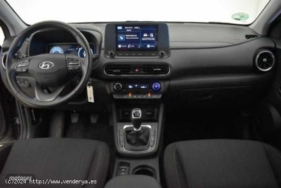 Hyundai Kona 1.0 TGDI Maxx 4x2 de 2023 con 8.915 Km por 21.995 EUR. en Sevilla