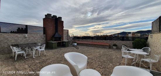 atico en la zona alta 6 habitaciones, 2 baños, terraza y unas divinas vistas - BARCELONA