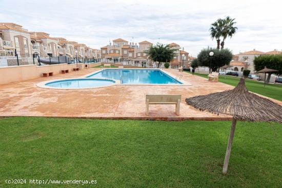  BUNGALOW PLANTA ALTA EN RESIDENCIAL ALTOS DE LA BAHIA PISCINA 127.260€ - ALICANTE 