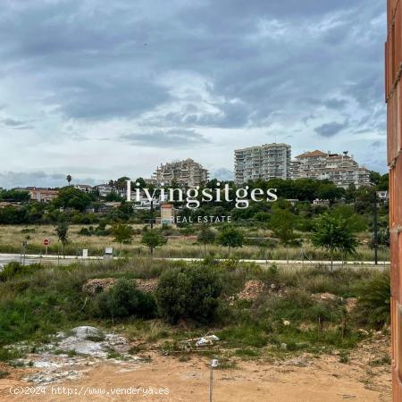 TERRENO PLANO EN LA PLANA - BARCELONA