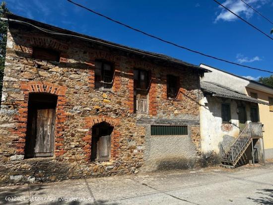 CASA CON FINCA - LEON