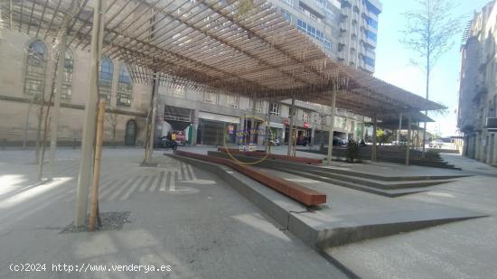 Piso a reformar íntegramente, en el centro de la ciudad - PONTEVEDRA