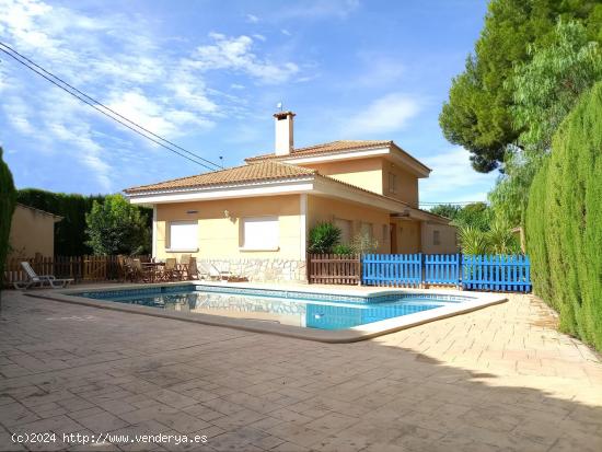 Chalet independiente con Piscina en Elda (zona Colegio Sagrada Familia) - ALICANTE