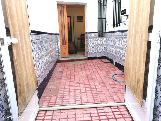  Se vende casa prox. a la Ciudad Monumental de Cáceres - CACERES 